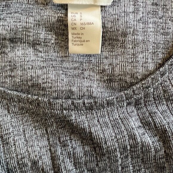 H&M Sliver Ribbed Long-Sleeve Top - Picture 4 of 4